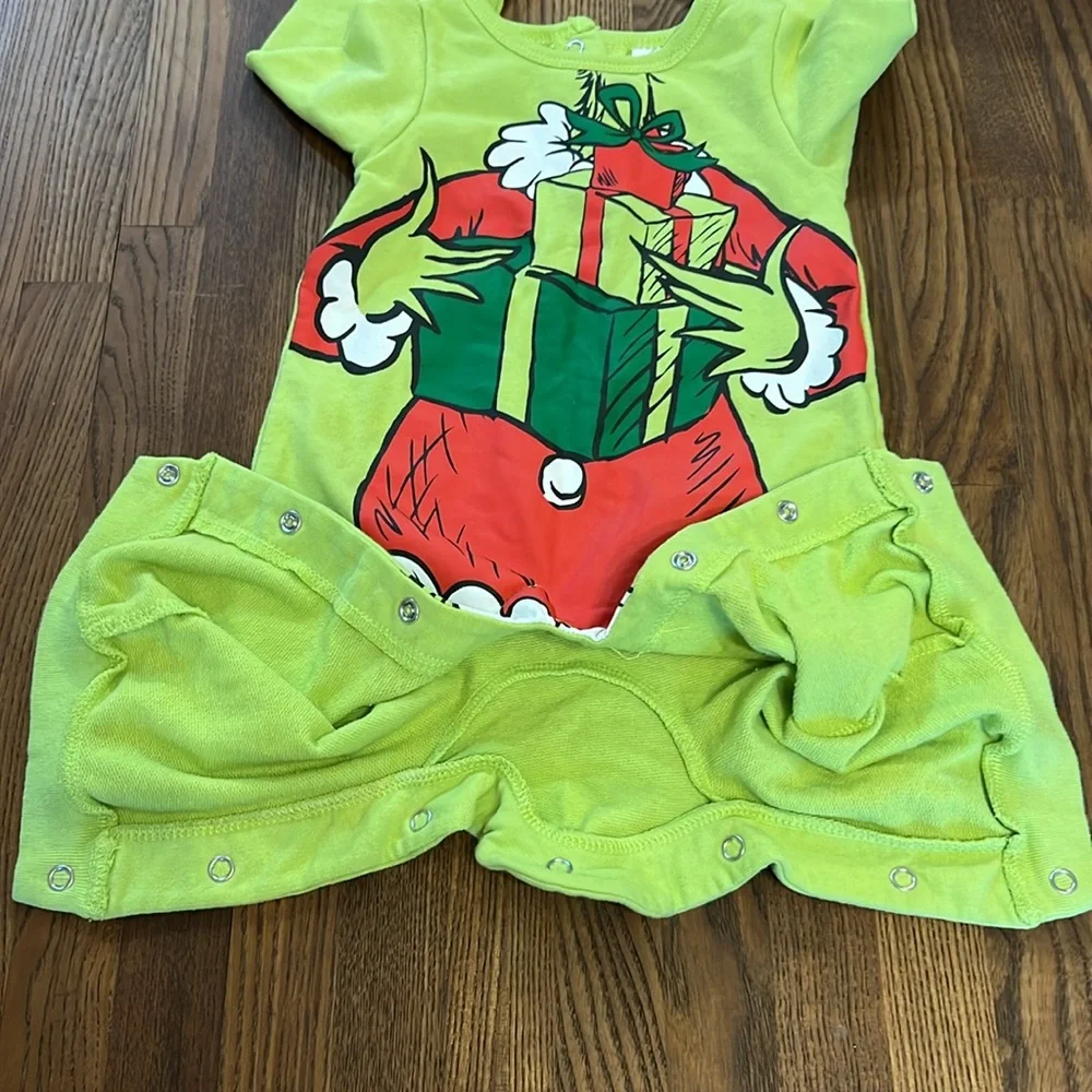 Grinch jammies, size 3 to 6 months still in great condition